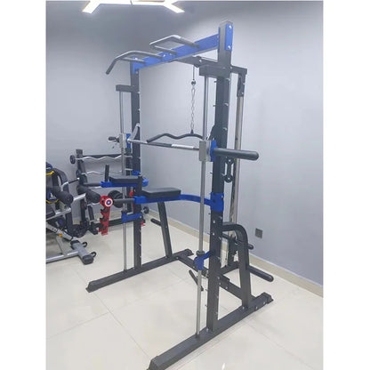 Multifunktionale Smith Machine – Komplette Kraftstation mit Kniebeugenrahmen, Bank und Seilzug – Vielseitiges Heimtrainingsgerät